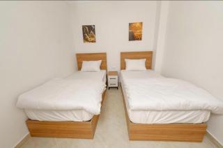 Bastet Pyramids inn - 0