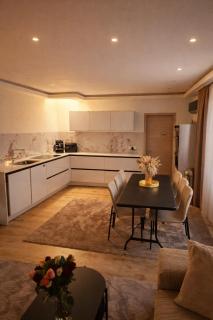 Tomorrowland Luxury Apartment - 5