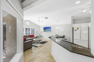 S exposure home with pool and walk to beach/food - 4