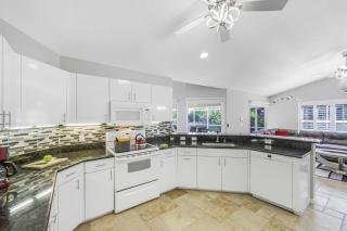 S exposure home with pool and walk to beach/food - 1