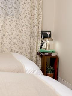 NEW 7 minutes from Hongik University Station Airport Railroad Airport Bus 3 minutes 5 people - 5