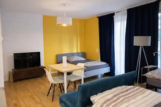 Charming 1-Bedroom Apartment with Natural Light and Balcony - 5