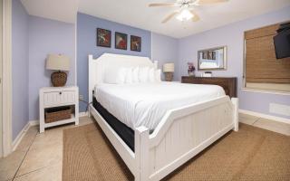 Phoenix East 1008 - 3