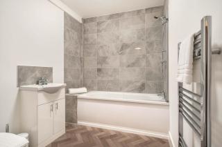 Modern 1 Bed Apartment in Central Wrexham - 7