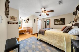 Ranch Views • Fire Pit • Sleeps 16 / 5 BR - 1