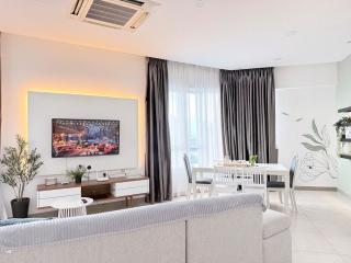 Garden Living 201 at Octagon Newly Renovated Netflix - 2