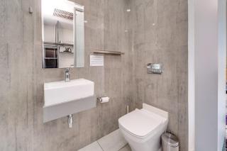 Luxury Studio Apartment in Illovo - 9