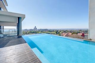 Luxury Studio Apartment in Illovo - 8