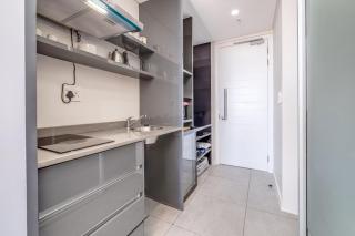 Luxury Studio Apartment in Illovo - 4