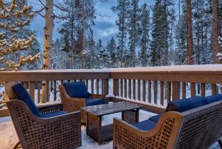 Peaceful 5BR Retreat with Hot Tub - 5