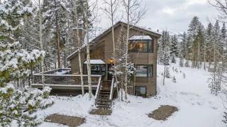 Peaceful 5BR Retreat with Hot Tub - 4