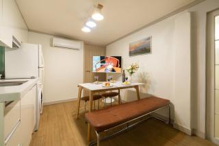 Seoul Station,3R6B, 12-person family, group, Myeongdong, Itaewon, cinema, free parking - 5