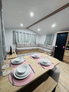 Sea View Caravan at Crimdon Dene Holiday Park - 8