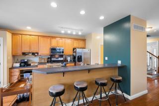 Bohemian 4BR CWE Villa•Game Room•Patio•Backyard - 1