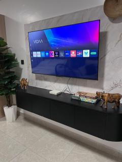 Blush & Midnight Studio - Near UN, VM & Two-Rivers - 9