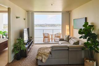 Penthouse Style Apartment, Parking, Pool, Gym - 9