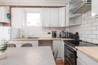 5 Bedroom luxury home - 0