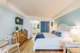 Daytona Beach Resort 426-You and Me By The Sea - 4