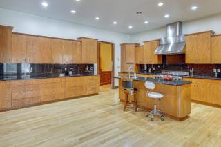 Scenic LaGrange Retreat! 3,600 Sq Ft, Pool Access - 2