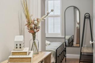 2BR Ground Floor - Parking - Central Location - 5