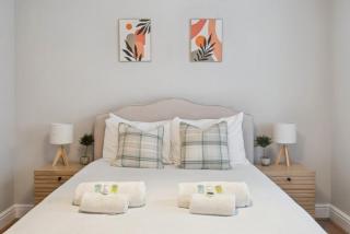 2BR Ground Floor - Parking - Central Location - 2