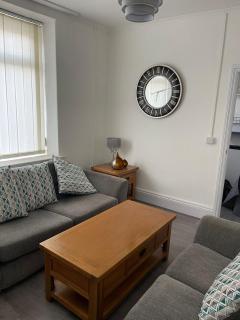 Edward 4th - Newly renovated 4 bedroom house - 0