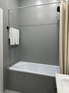 Уютная однокомнатная квартира рядом с ТРЦ Хан Шатыр - 4