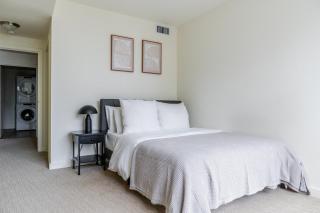 Blueground Northwest Bellevue rooftop nr Bellevue Park SEA-973 - 1