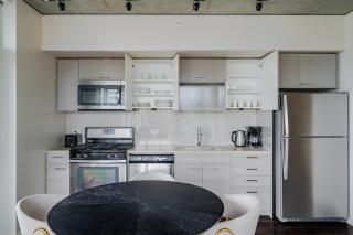 Blueground Denny Triangle pool nr Seattle Art Museum SEA-994 - 1