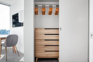 Downtown Bellevue Studio w Gym WD nr shops SEA-118 - 2