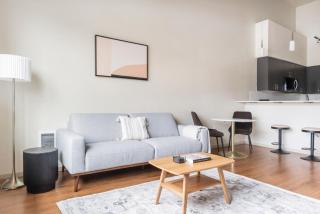 Blueground Downtown jacuzzi nr Lake Sammamish SEA-998 - 8