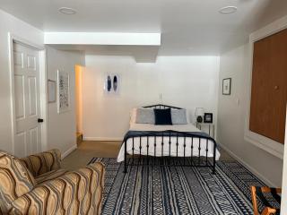 Hummingbird's Rest - Wine Country Cabin Retreat - 1