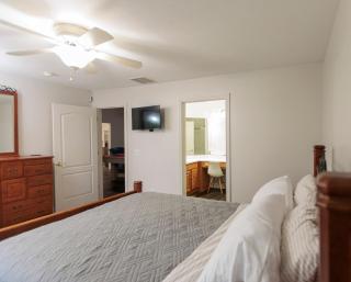 Modern Retreat Near DAY Airport & Metropark - 6