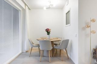 Modern City Suite - 2BDR - Sauna - 1