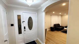 Renovated 4-Bedroom Upper-Unit Detached House 5 Beds Near Toronto Pearson Airport - 6