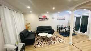 Renovated 4-Bedroom Upper-Unit Detached House 5 Beds Near Toronto Pearson Airport - 9