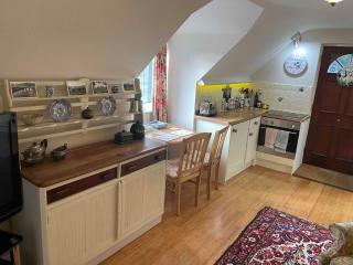 Walkers Retreat with garden and views - 3