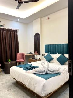 Hotel Revelon Grand - 6