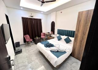 Hotel Revelon Grand - 8