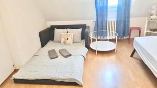 Zurich HB Station Studio, Leon - 8