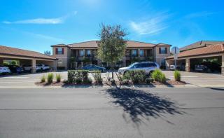 Stunning 2nd floor 2/2 condo at Esplanade Golf & Country Club - Wait N Sea - 4