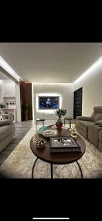 Modern 1BR Cozy Living Room Kitchen Prime spot - 3