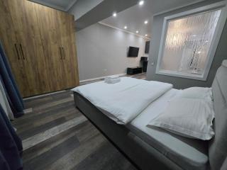 Стильный апартамент в центре - 1