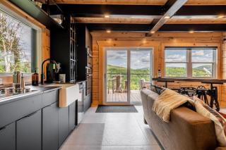Chalet Borealis Luxury mountain Getaway with Spa - 9