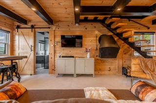Chalet Borealis Luxury mountain Getaway with Spa - 7