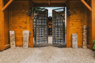 Chalet Borealis Luxury mountain Getaway with Spa - 2