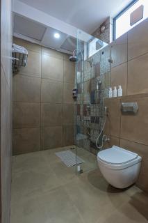 SaffronStays The Unwind Chalet Majestic Suites - 3