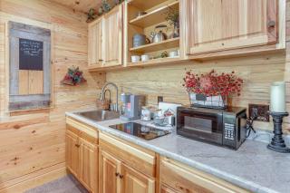 Walk to Current River Ozarks Adventure Home! - 2