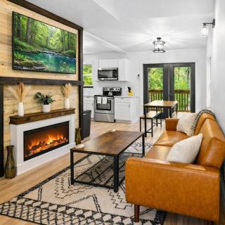 Minutes to Rainier- Main Floor Bedroom & Hot Tub - 6