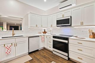 Modern Gem on 15 Acres, 5 Mi to Old Orchard Beach! - 4